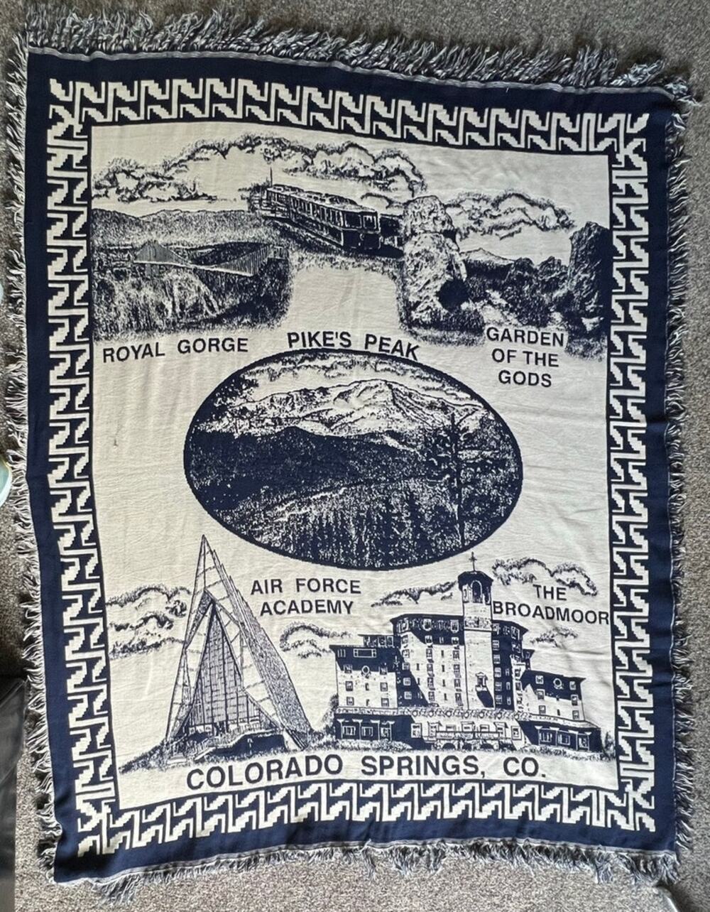Colorado Springs tapestry blanket, Pikes Peak, Air Force Acad, Broadmoor NWOT
